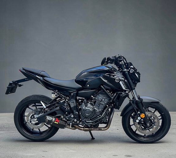 Yamaha MT-07 2 of 5