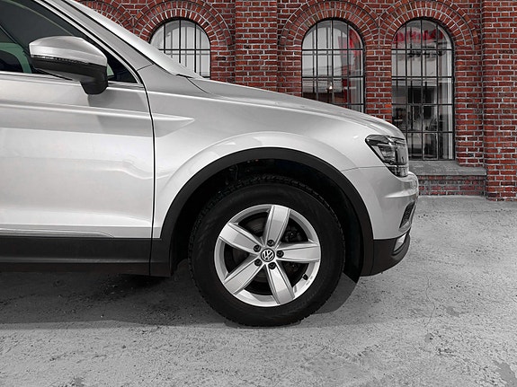 Volkswagen Tiguan 5 of 5