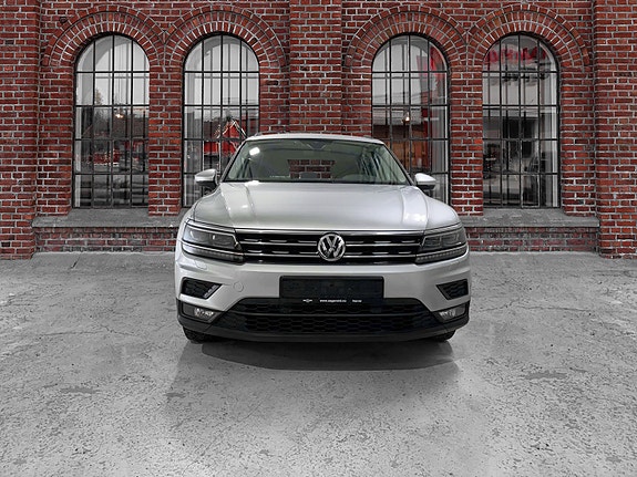 Volkswagen Tiguan 4 of 5