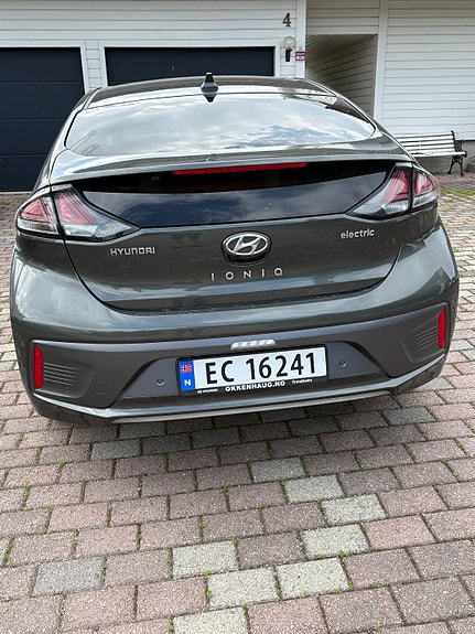Hyundai IONIQ 2 of 5