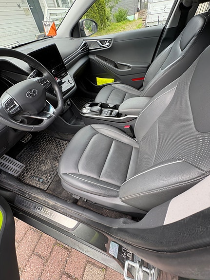 Hyundai IONIQ 3 of 5