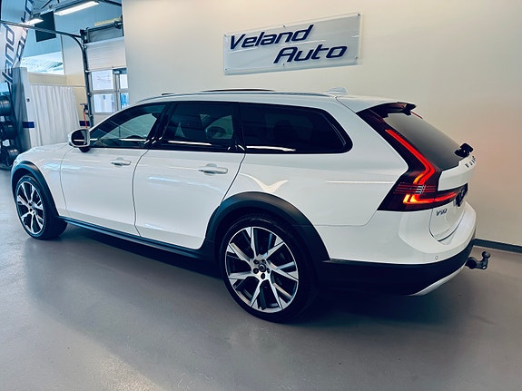 Volvo V90 Cross Country 4 of 5