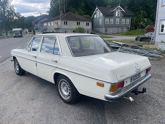 Mercedes-Benz 220 4 of 30