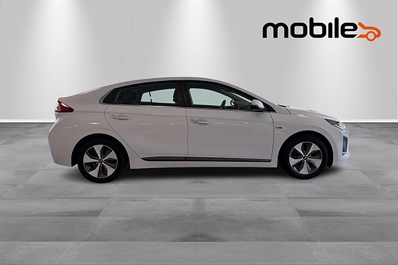 Hyundai IONIQ 2 of 5