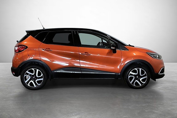 Renault Captur 2 of 5