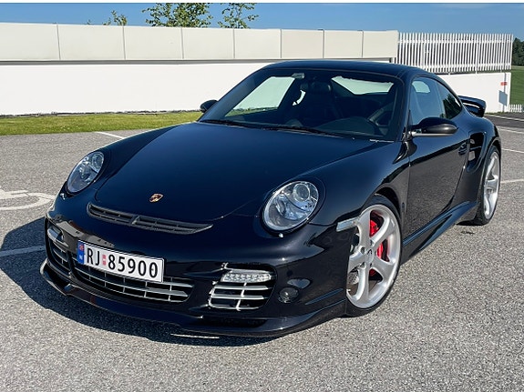 Porsche 911 4 of 5