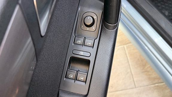 Volkswagen Passat 28 of 30