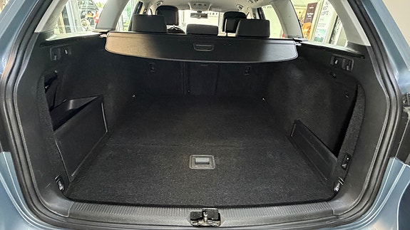 Volkswagen Passat 17 of 30