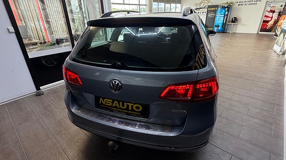 Volkswagen Passat 6 of 30