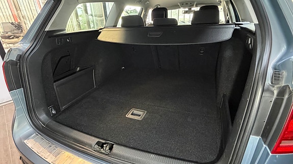 Volkswagen Passat 16 of 30