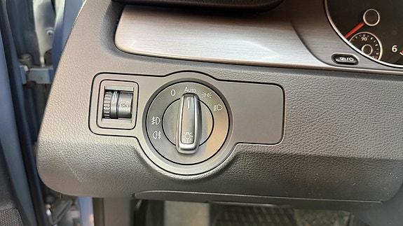 Volkswagen Passat 30 of 30