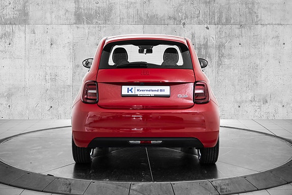 Fiat 500e 4 of 5