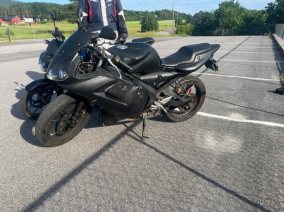 Yamaha TZR 50 3 of 4