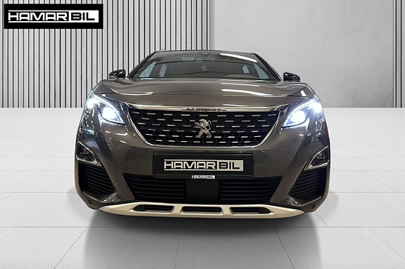 Peugeot 5008 2 of 5