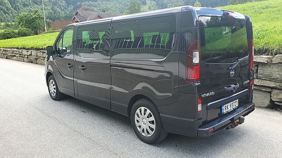 Opel Vivaro 4 of 5