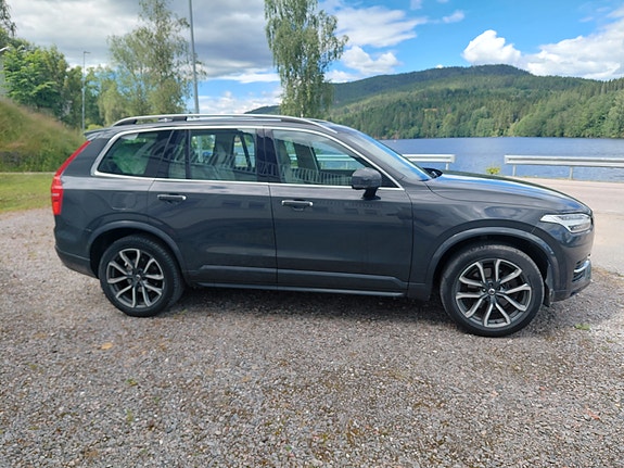 Volvo XC90 4 of 5