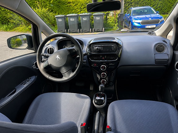 Peugeot iOn 3 of 4