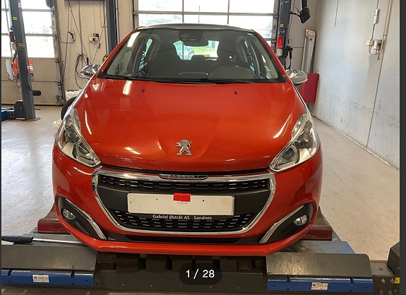 Peugeot 208 2 of 24