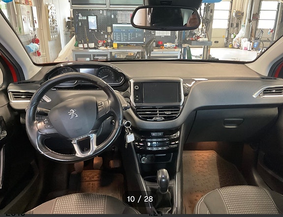 Peugeot 208 8 of 24