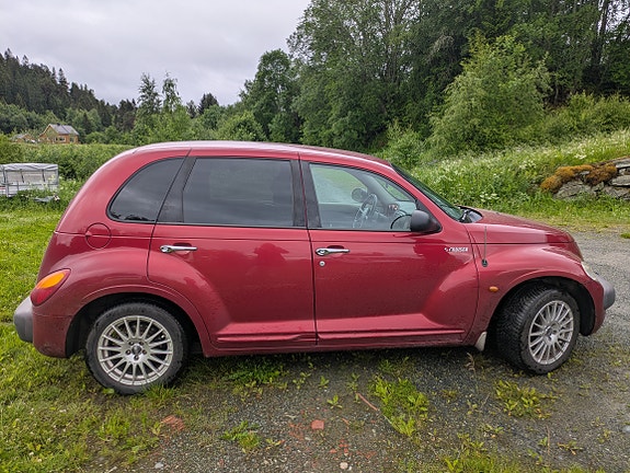 Chrysler PT Cruiser 2 of 5