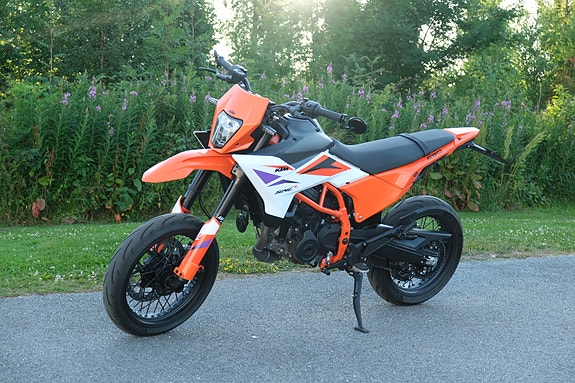 KTM 390 SMC R 2 of 5