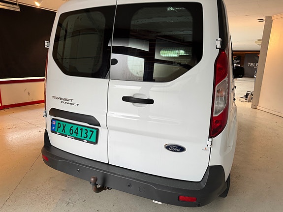 Ford Transit Connect 4 of 5