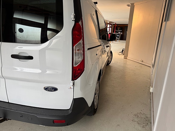 Ford Transit Connect 5 of 5