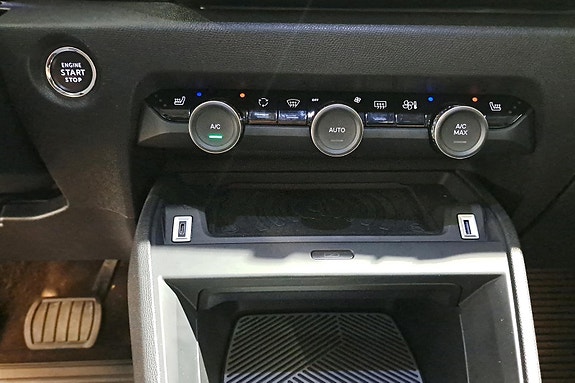 Citroen E-C4 X 15 of 27