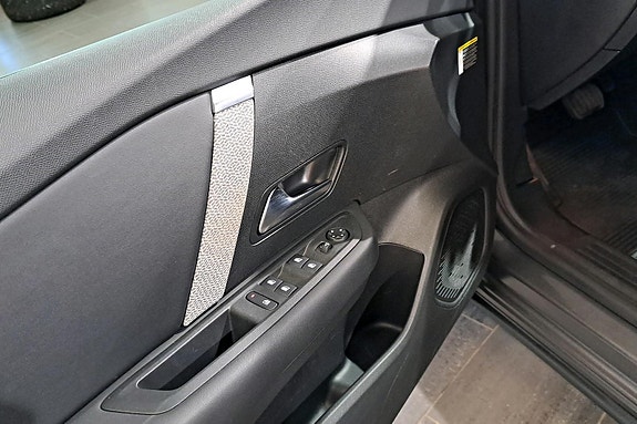 Citroen E-C4 X 17 of 27