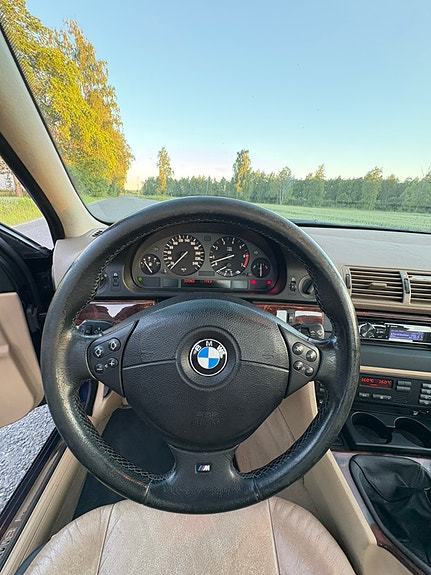 BMW 535i 10 of 22