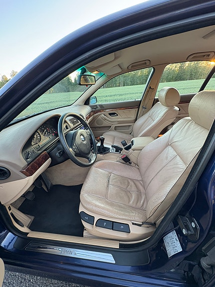 BMW 535i 8 of 22