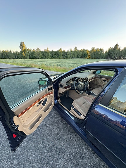 BMW 535i 7 of 22
