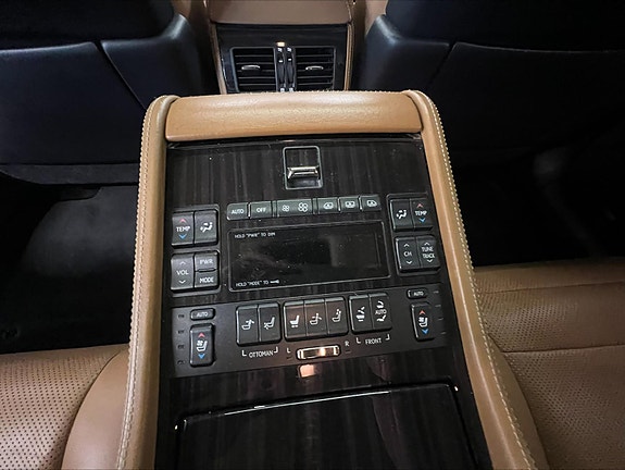 Lexus LS600h 14 of 17