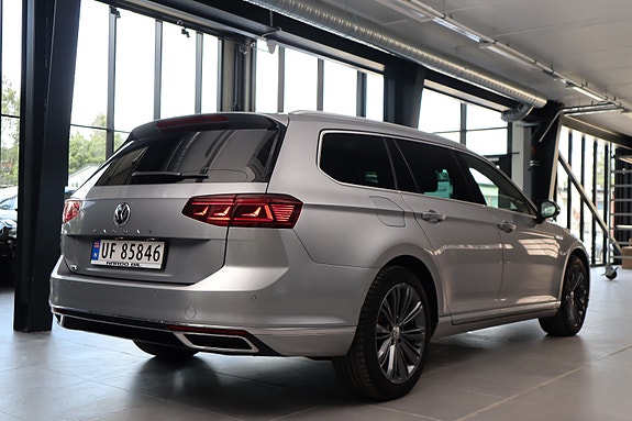 Volkswagen Passat 15 of 30