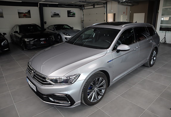 Volkswagen Passat 7 of 30