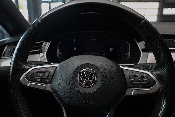 Volkswagen Passat 29 of 30