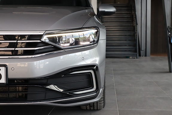 Volkswagen Passat 6 of 30