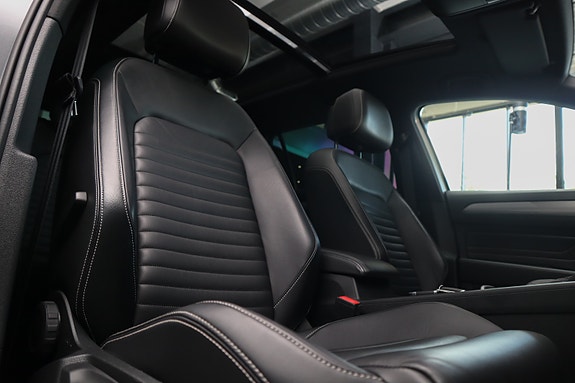 Volkswagen Passat 22 of 30
