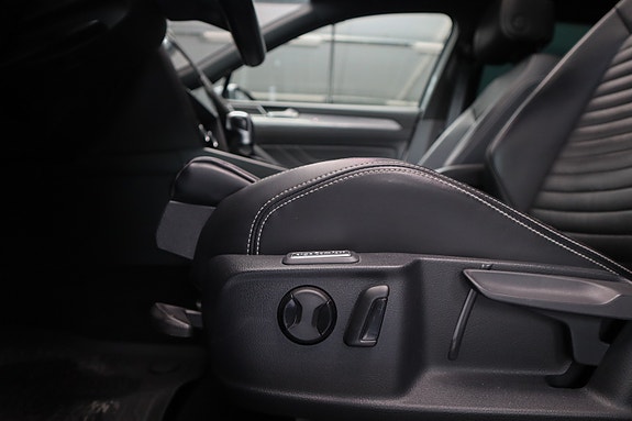 Volkswagen Passat 27 of 30