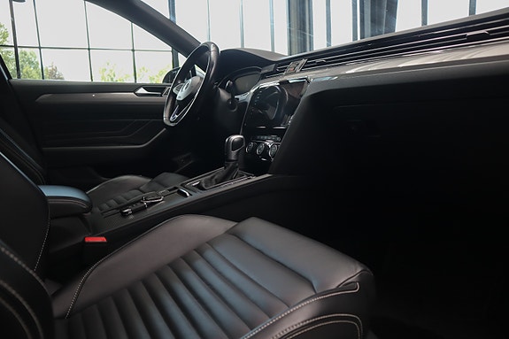 Volkswagen Passat 21 of 30