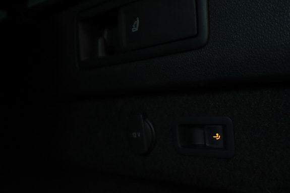 Volkswagen Passat 12 of 30