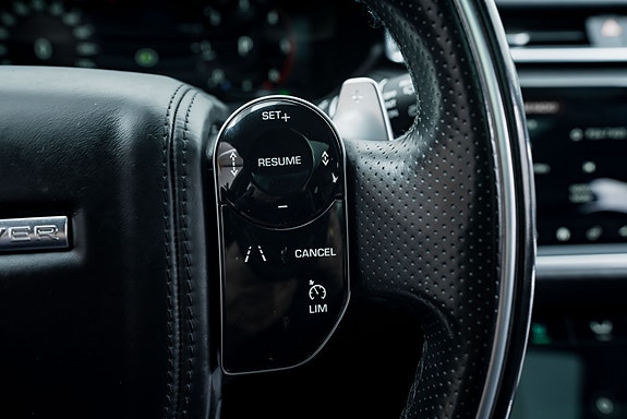 Land Rover Range Rover Velar 14 of 30
