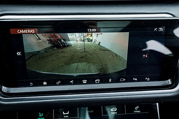 Land Rover Range Rover Velar 6 of 30