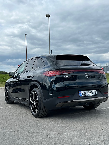 Mercedes-Benz EQE SUV 4 of 5