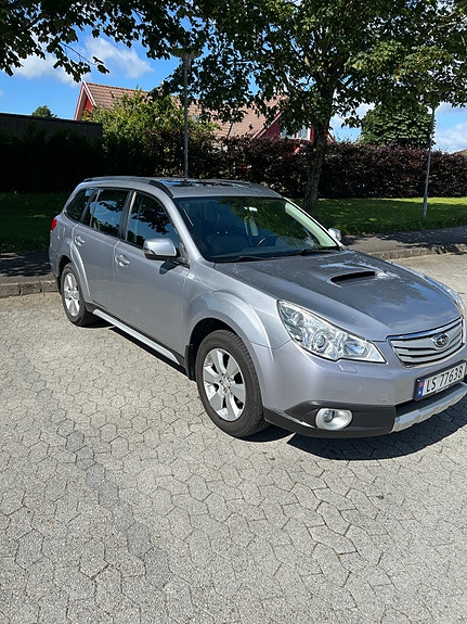 Subaru Outback 2 of 5