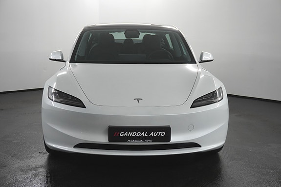 Tesla Model 3 4 of 5