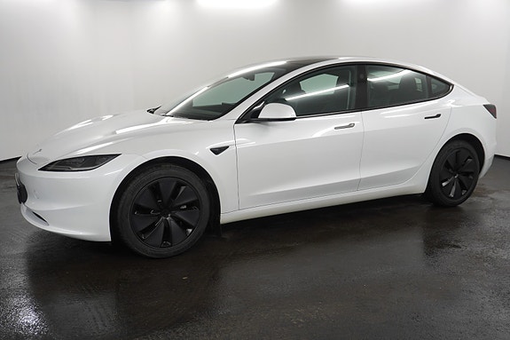 Tesla Model 3 5 of 5