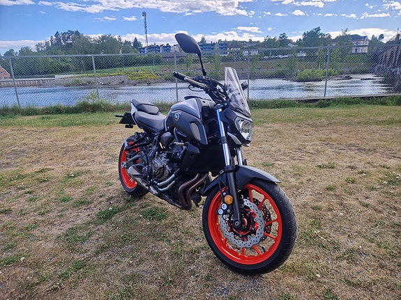 Yamaha MT-07 3 of 5