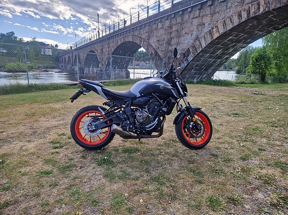 Yamaha MT-07 4 of 5