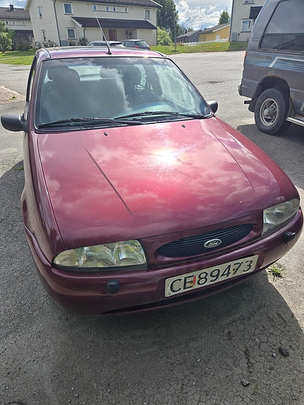 Ford Fiesta 3 of 5